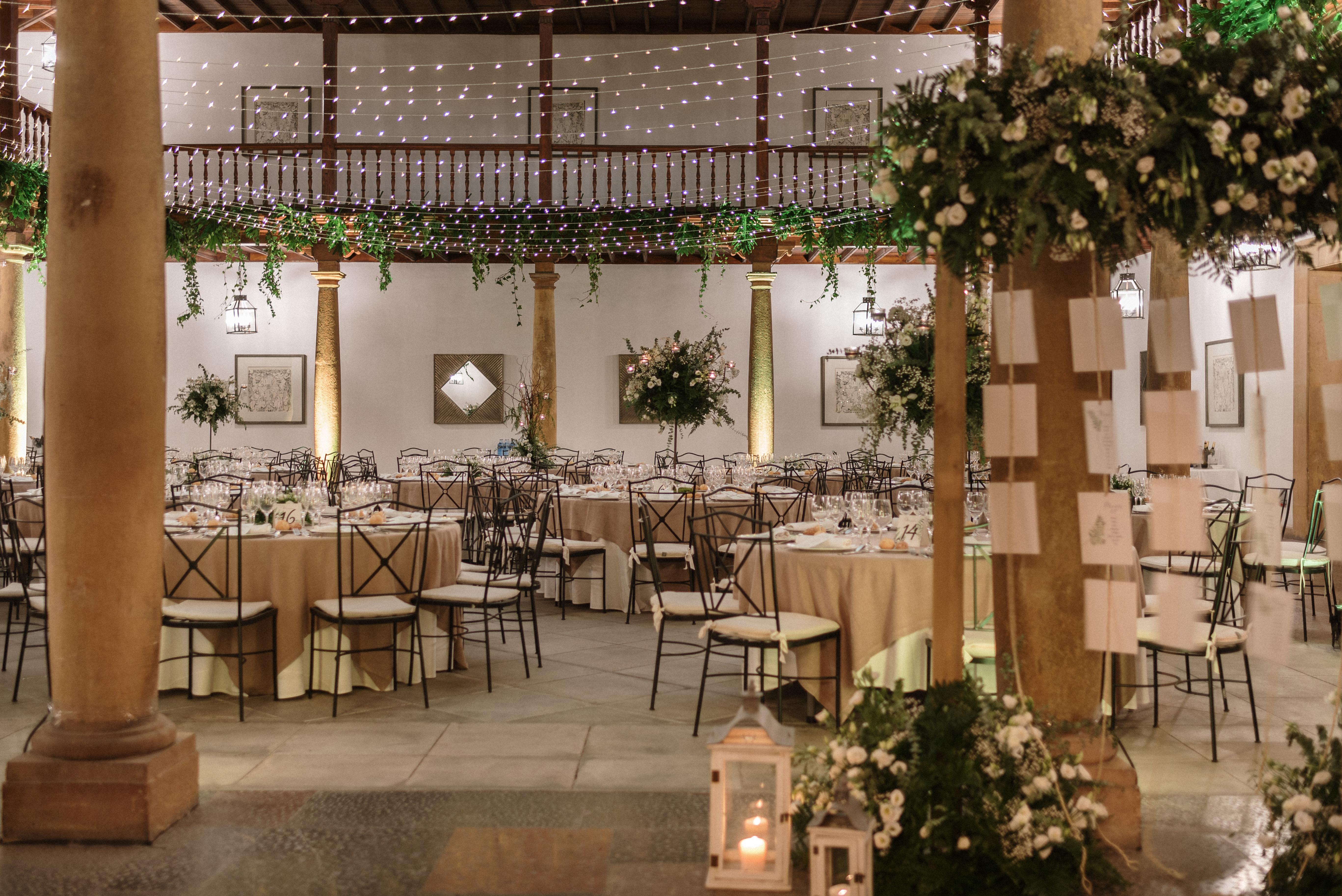 Eurostars Hotel De La Reconquista Οβιέδο Εξωτερικό φωτογραφία The interior of the venue