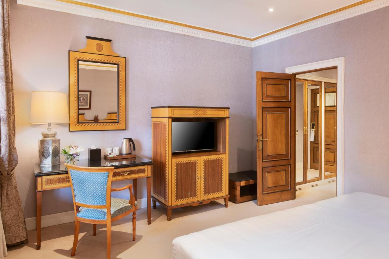 Eurostars Hotel De La Reconquista Οβιέδο Εξωτερικό φωτογραφία A room at the hotel