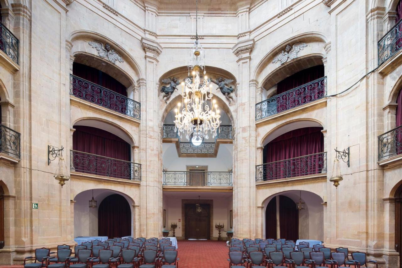 Eurostars Hotel De La Reconquista Οβιέδο Εξωτερικό φωτογραφία The interior of the theatre