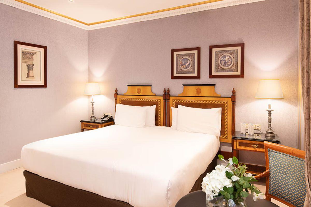 Eurostars Hotel De La Reconquista Οβιέδο Εξωτερικό φωτογραφία A bedroom at the hotel