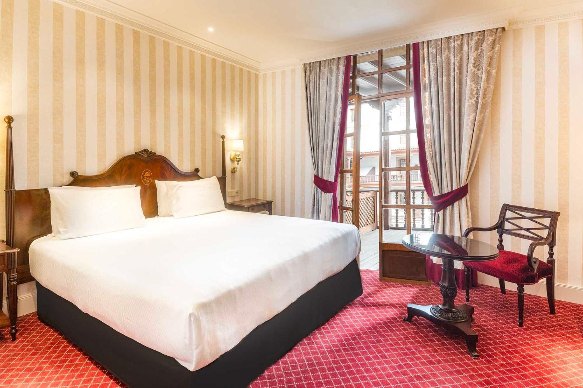 Eurostars Hotel De La Reconquista Οβιέδο Εξωτερικό φωτογραφία A room at the hotel
